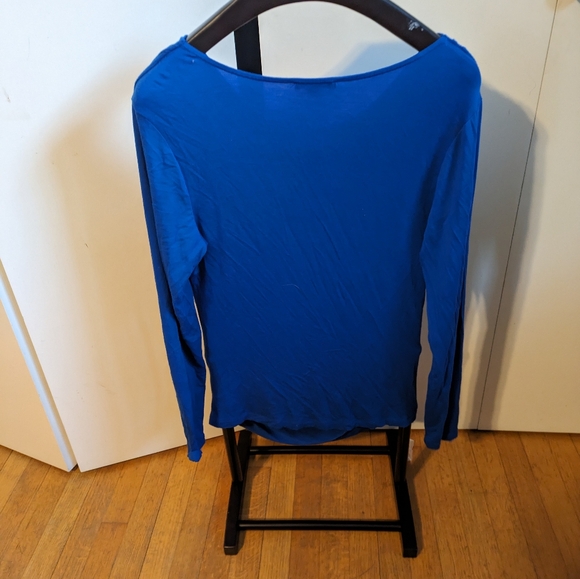 Adrian papel blue long sleep top size large - Picture 8 of 8